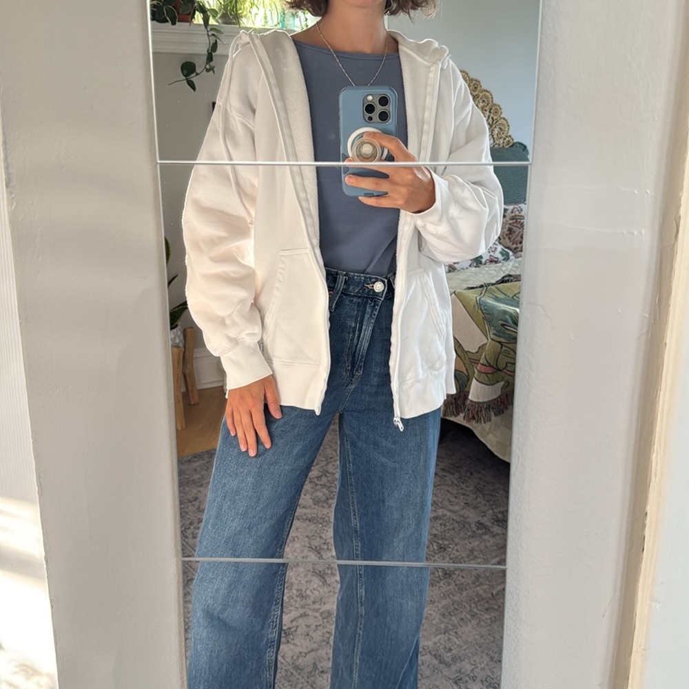 aritzia TNA zip up hoodie